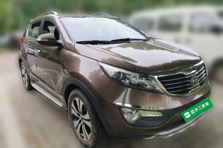 Used Kia Sportage R 2014 2.0L Manual Two-Wheel-Drive GLS Front Right 45 Deg