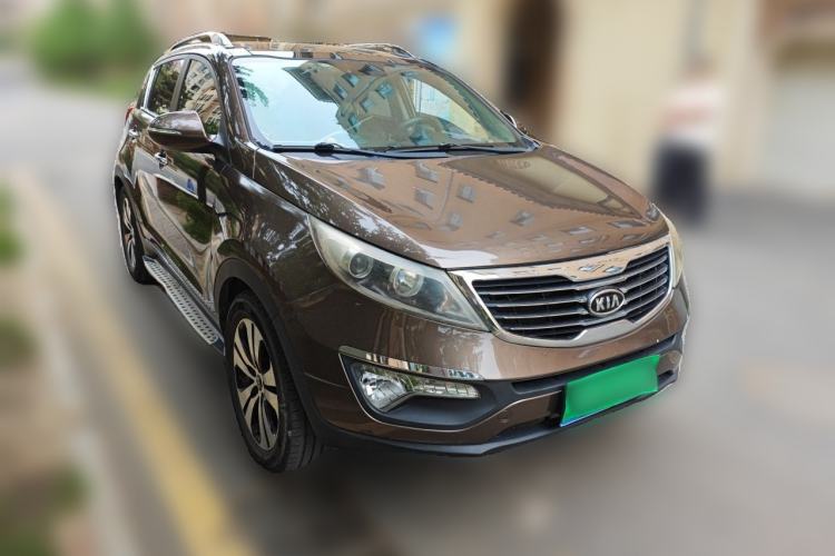 Used Kia Sportage R 2014 2.0L Automatic Two-Wheel Drive DLX Front Right 45 Deg