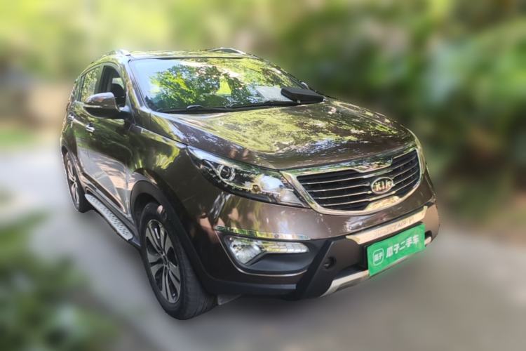 Used Kia Sportage R 2014 2.0L Automatic Two-Wheel Drive Premium Trim Front Right 45 Deg