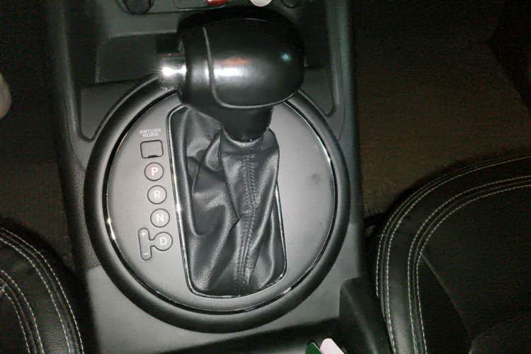 Used Kia Sportage R 2014 2.0L Automatic Two-Wheel Drive DLX Gear Lever