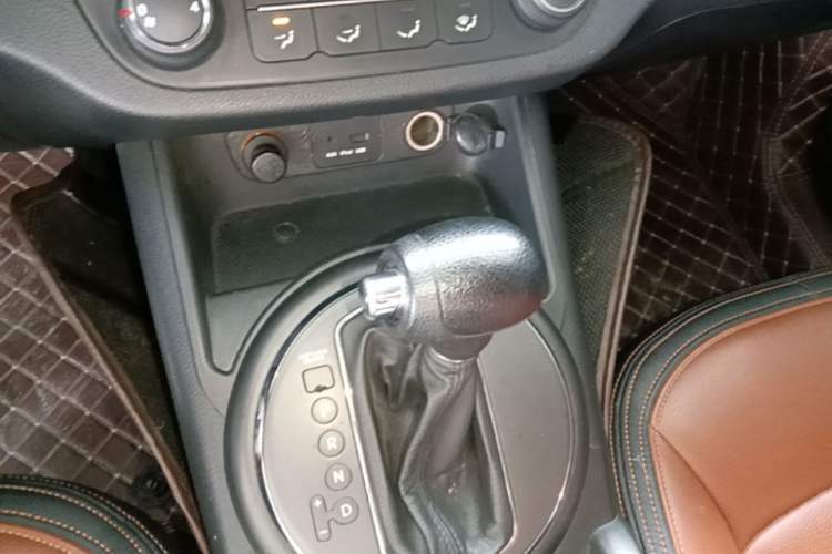 Used Kia Sportage R 2014 2.0L Automatic Two-Wheel Drive GL Gear Lever
