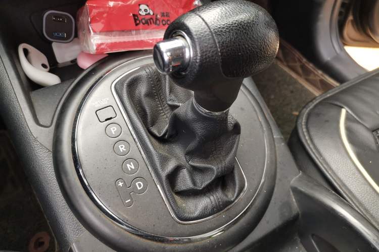 Used Kia Sportage R 2014 2.0L Automatic Two-Wheel Drive GL Gear Lever