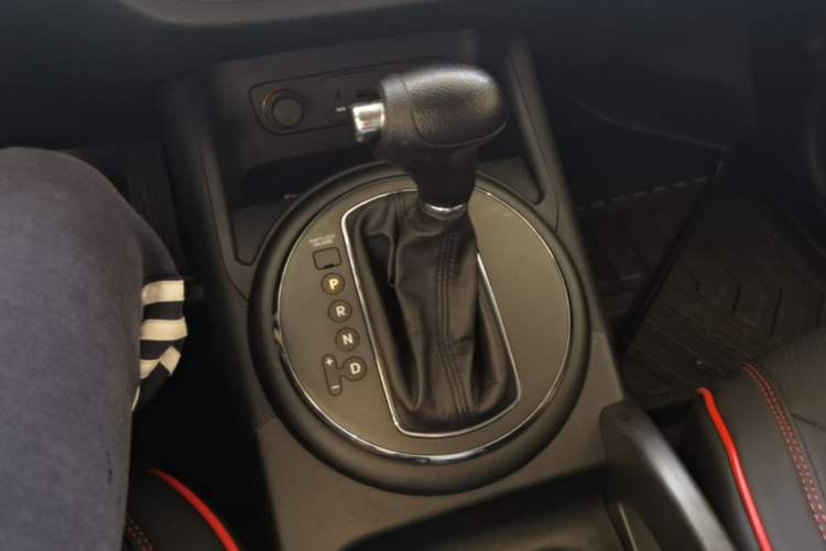 Used Kia Sportage R 2014 2.0L Automatic Two-Wheel Drive GL Gear Lever