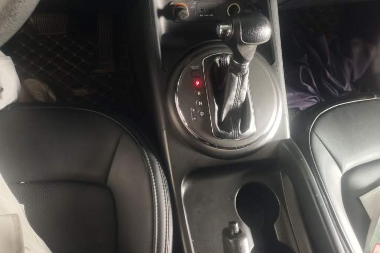 Used Kia Sportage R 2014 2.0L Automatic Two-Wheel Drive GL Gear Lever