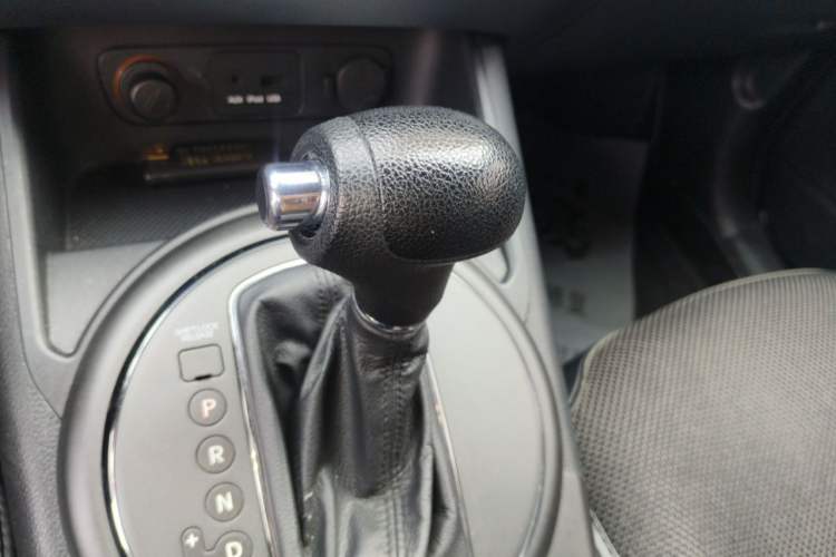 Used Kia Sportage R 2014 2.0L Automatic Two-Wheel Drive GL Gear Lever