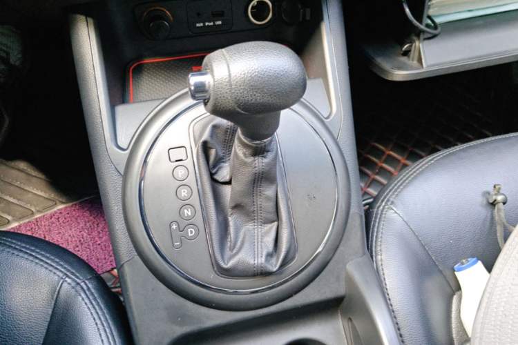 Used Kia Sportage R 2014 2.0L Automatic Two-Wheel Drive GL Gear Lever