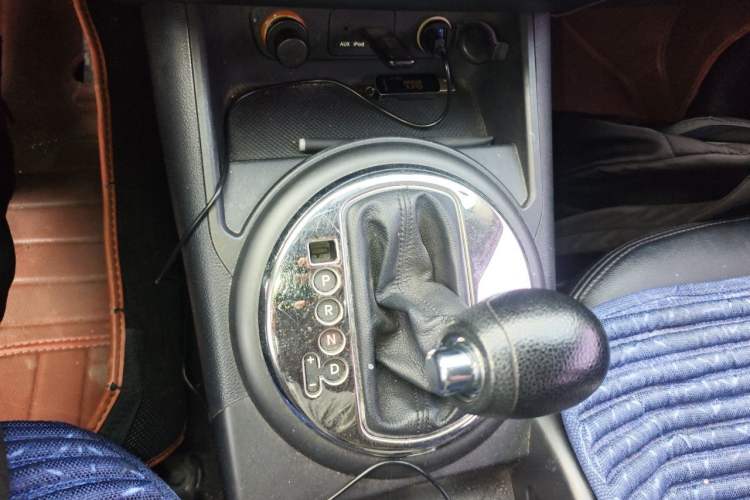 Used Kia Sportage R 2014 2.0L Automatic Two-Wheel Drive GL Gear Lever