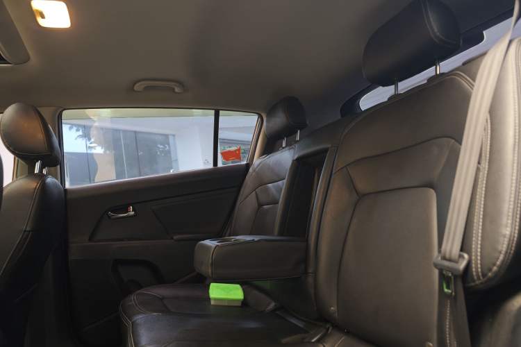 Used Kia Sportage R 2014 2.0L Manual Two-Wheel-Drive GLS Headliner