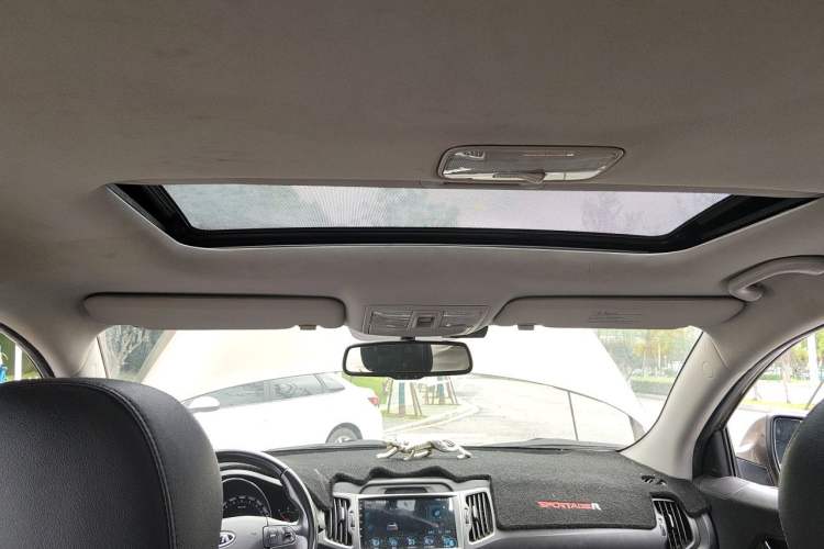 Used Kia Sportage R 2014 2.0L Automatic Two-Wheel Drive GLS Trim Headliner