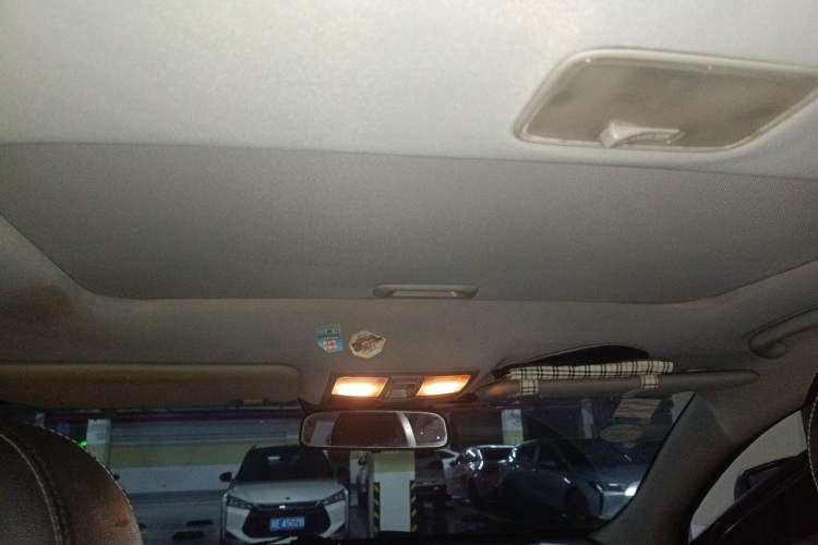 Used Kia Sportage R 2014 2.0L Manual Two-Wheel-Drive GLS Headliner