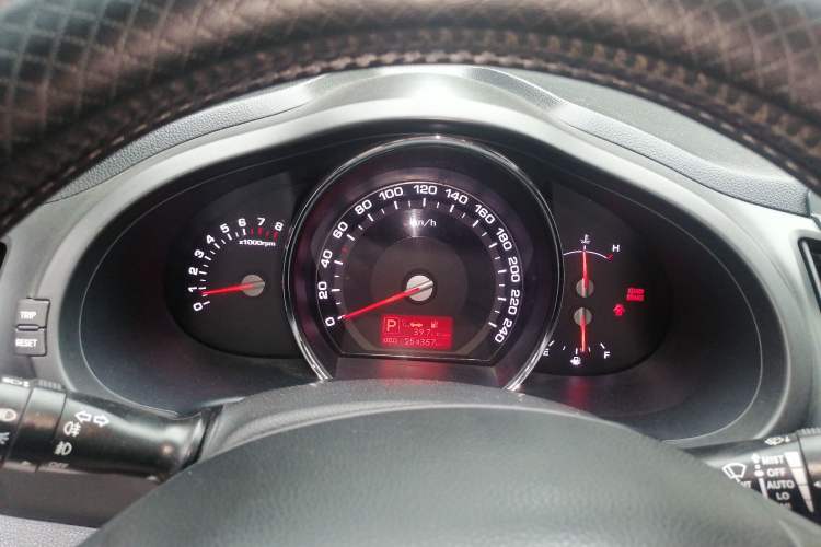 Used Kia Sportage R 2014 2.0L Automatic 4x4 GLS Instrument Cluster