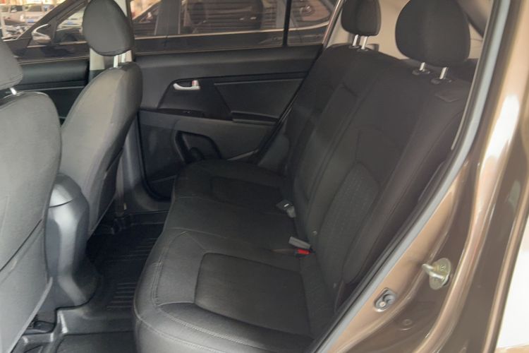 Used Kia Sportage R 2014 2.0L Automatic Two-Wheel Drive GL Interior 1