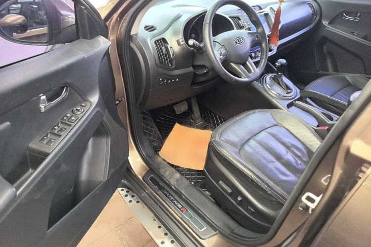 Used Kia Sportage R 2014 2.0L Automatic 4x4 GLS Interior 2