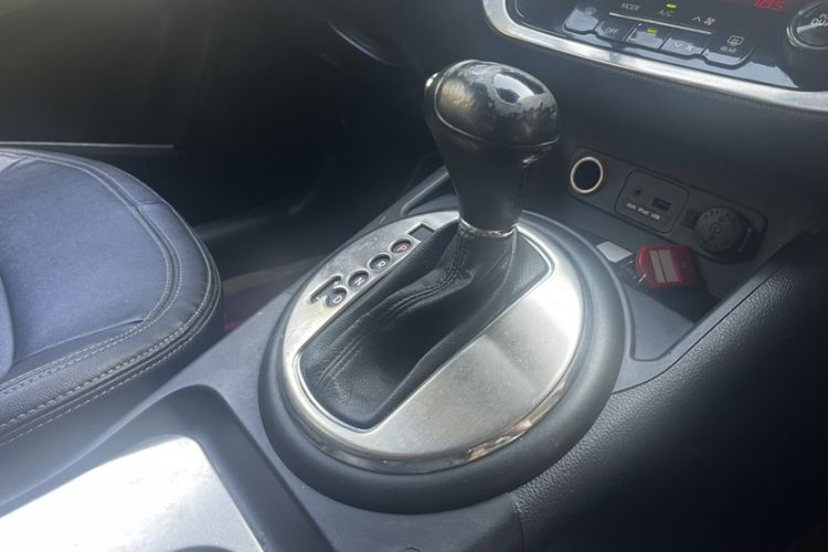Used Kia Sportage R 2014 2.0L Automatic Two-Wheel Drive DLX Interior 2