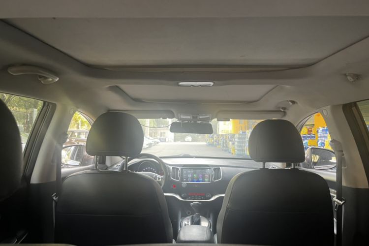 Used Kia Sportage R 2014 2.0L Automatic Two-Wheel Drive DLX Interior 5