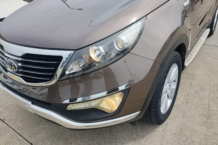 Used Kia Sportage R 2014 2.0L Automatic Two-Wheel Drive GLS Trim Left Front Headlight