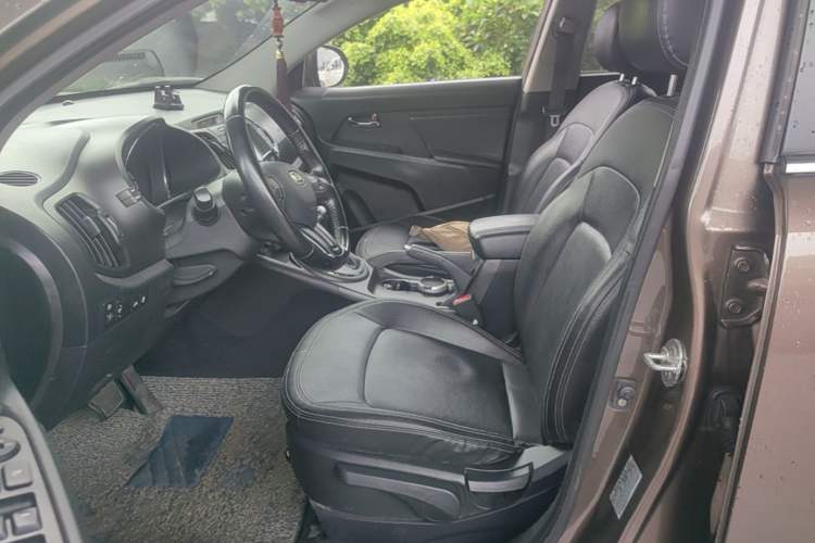 Used Kia Sportage R 2014 2.0L Automatic Two-Wheel Drive DLX Left Front Seat