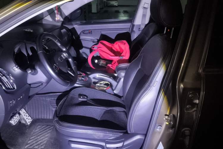Used Kia Sportage R 2014 2.0L Automatic Two-Wheel Drive DLX Left Front Seat