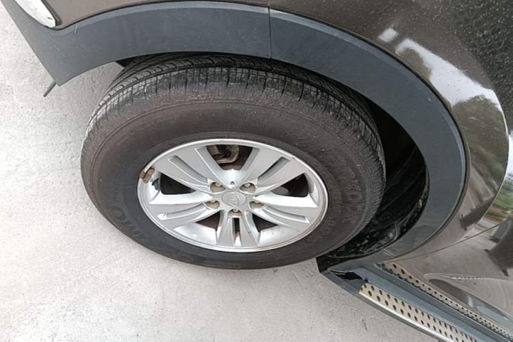 Used Kia Sportage R 2014 2.0L Automatic Two-Wheel Drive GL Left Front Wheel Hub