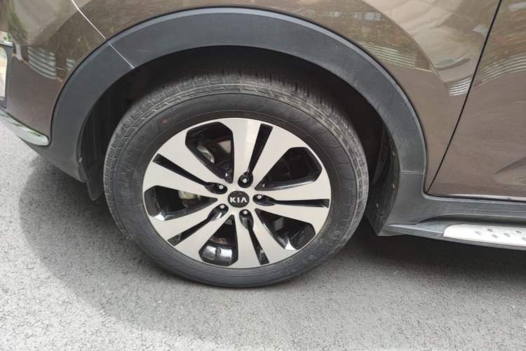 Used Kia Sportage R 2014 2.0L Automatic Two-Wheel Drive DLX Left Front Wheel Hub