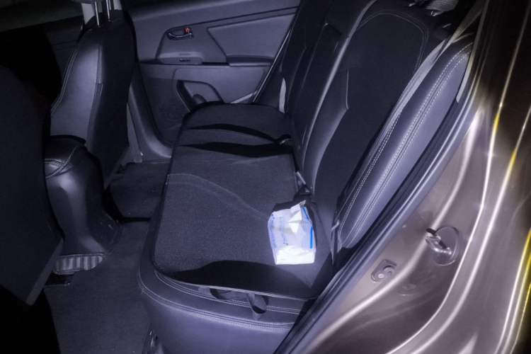Used Kia Sportage R 2014 2.0L Automatic Two-Wheel Drive DLX Left Rear Seat