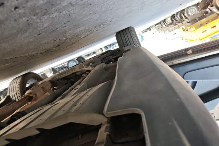 Used Kia Sportage R 2014 2.0L Automatic 4x4 GLS Left Side Sill