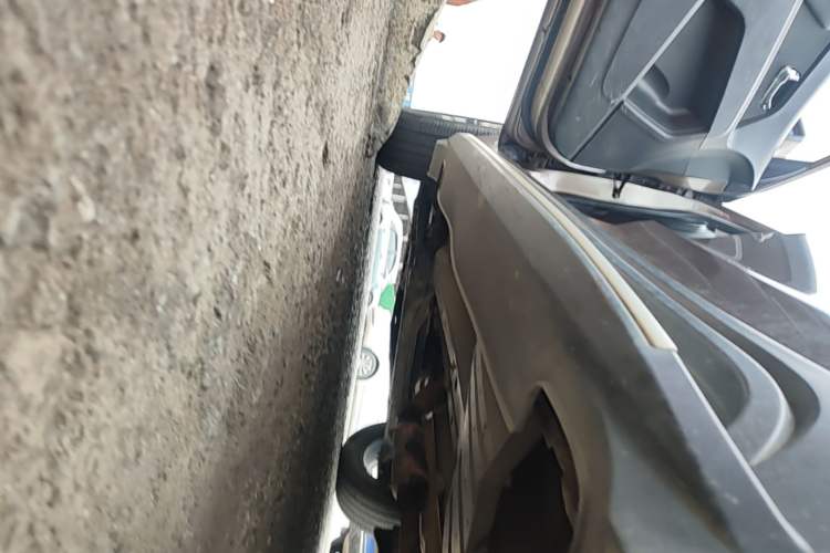 Used Kia Sportage R 2014 2.0L Automatic Two-Wheel Drive Premium Special Left Side Sill