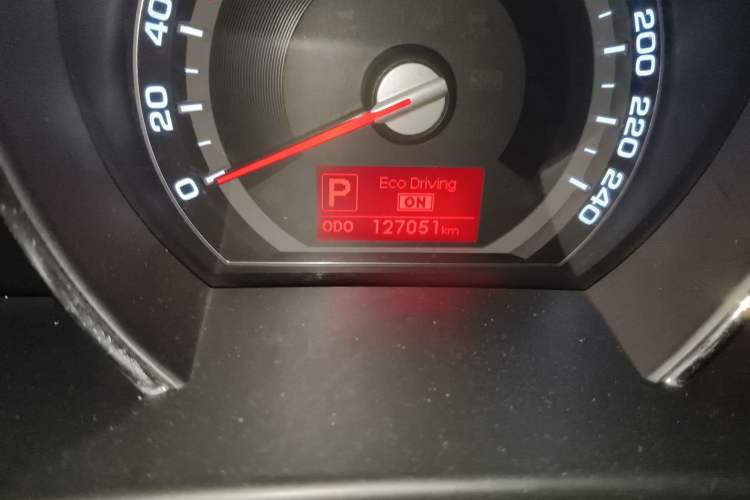 Used Kia Sportage R 2014 2.0L Automatic Two-Wheel Drive DLX Odometer Close Up