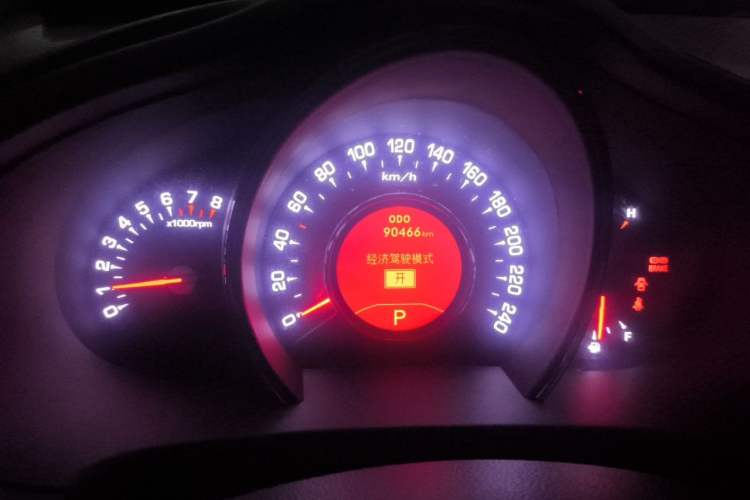 Used Kia Sportage R 2014 2.0L Automatic Two-Wheel Drive DLX Odometer Close Up