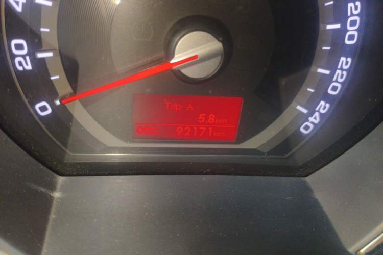 Used Kia Sportage R 2014 2.0L Manual Two-Wheel-Drive GLS Odometer Close Up