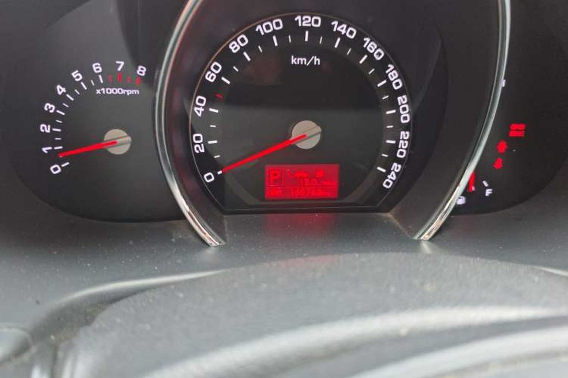 Used Kia Sportage R 2014 2.0L Automatic Two-Wheel Drive DLX Odometer Close Up