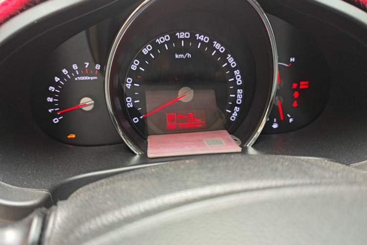 Used Kia Sportage R 2014 2.0L Automatic Two-Wheel Drive DLX Odometer Close Up