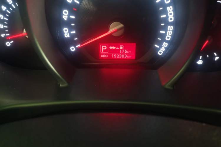 Used Kia Sportage R 2014 2.0L Automatic Two-Wheel Drive GL Odometer Close Up