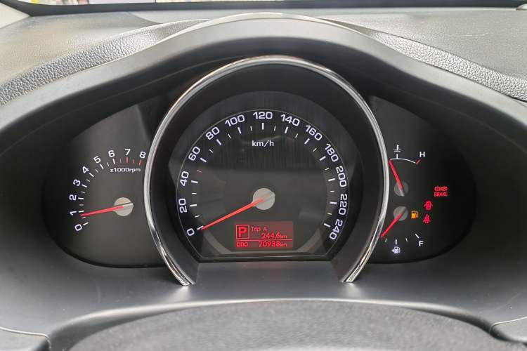 Used Kia Sportage R 2014 2.0L Automatic Two-Wheel Drive DLX Odometer Close Up