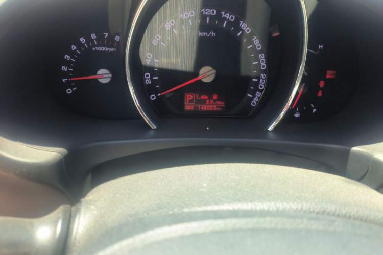 Used Kia Sportage R 2014 2.0L Automatic Two-Wheel Drive DLX Odometer Close Up