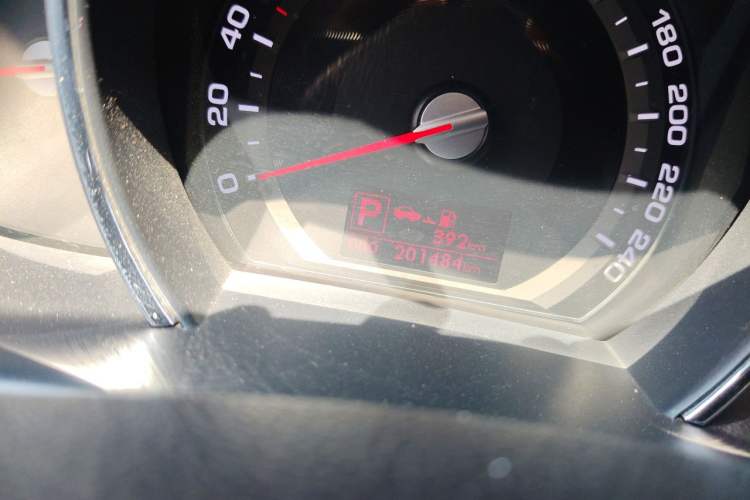 Used Kia Sportage R 2014 2.0L Automatic Two-Wheel Drive GLS Trim Odometer Close Up