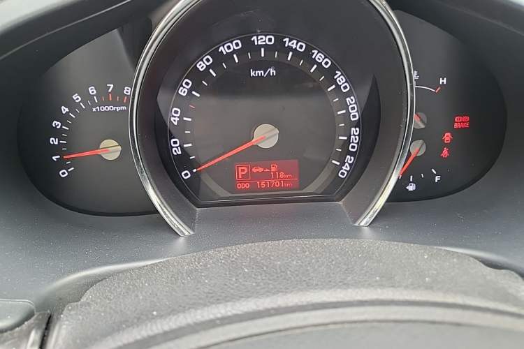 Used Kia Sportage R 2014 2.0L Automatic Two-Wheel Drive GLS Trim Odometer Close Up