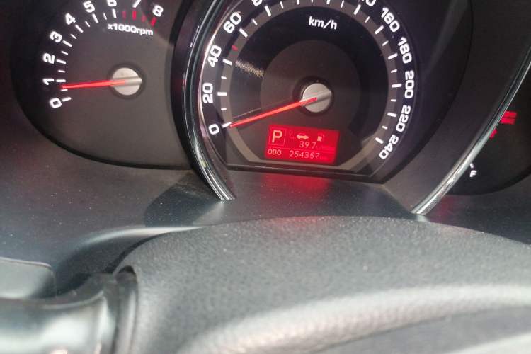 Used Kia Sportage R 2014 2.0L Automatic 4x4 GLS Odometer Close Up