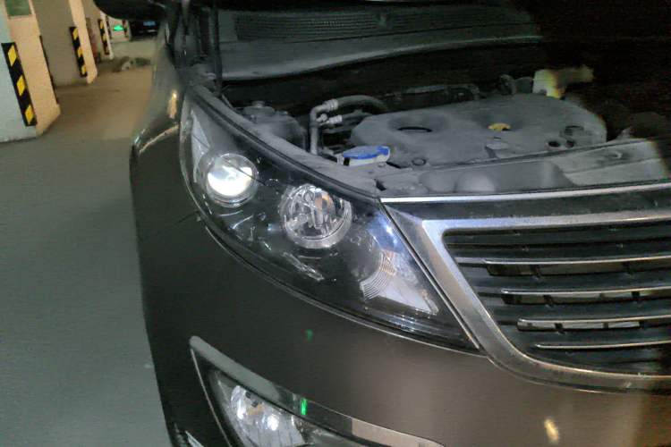 Used Kia Sportage R 2014 2.0L Automatic Two-Wheel Drive DLX Right Front Headlight