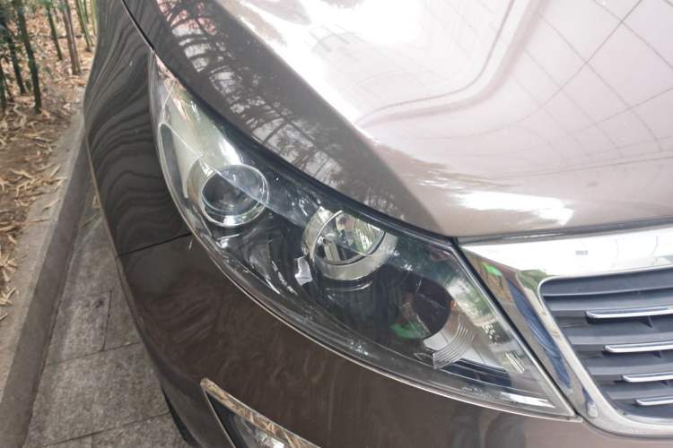 Used Kia Sportage R 2014 2.0L Automatic Two-Wheel Drive GLS Trim Right Front Headlight