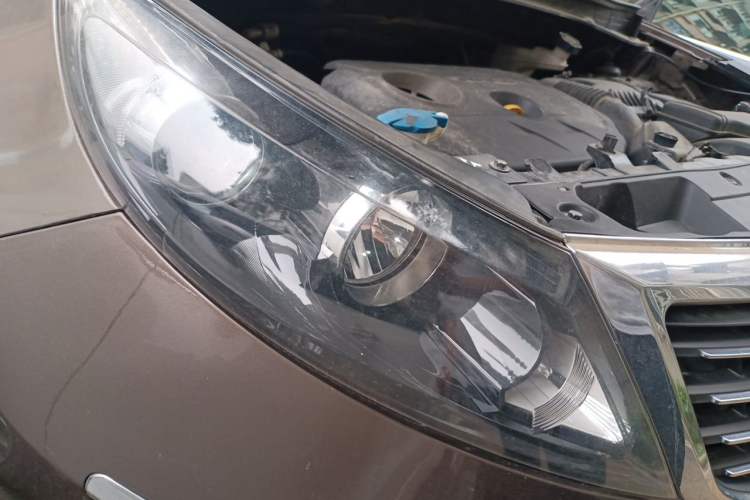 Used Kia Sportage R 2014 2.0L Automatic Two-Wheel Drive GLS Trim Right Front Headlight
