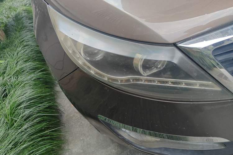 Used Kia Sportage R 2014 2.0L Automatic Two-Wheel Drive DLX Right Front Headlight