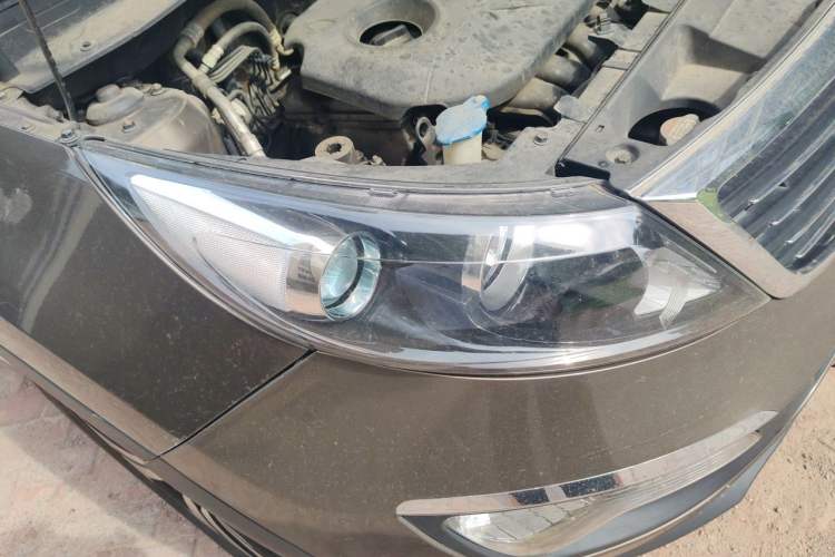 Used Kia Sportage R 2014 2.0L Automatic Two-Wheel Drive DLX Right Front Headlight