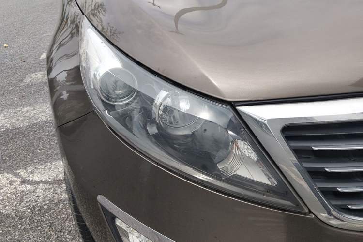 Used Kia Sportage R 2014 2.0L Automatic Two-Wheel Drive GLS Trim Right Front Headlight