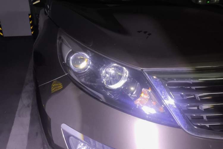 Used Kia Sportage R 2014 2.0L Automatic Two-Wheel Drive DLX Right Front Headlight