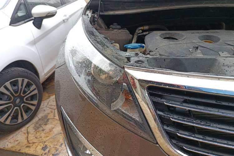 Used Kia Sportage R 2014 2.0L Automatic Two-Wheel Drive GLS Trim Right Front Headlight