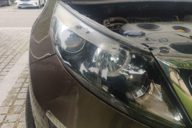Used Kia Sportage R 2014 2.0L Manual Two-Wheel-Drive GLS Right Front Headlight