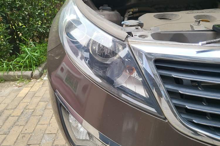 Used Kia Sportage R 2014 2.0L Automatic Two-Wheel Drive GLS Trim Right Front Headlight