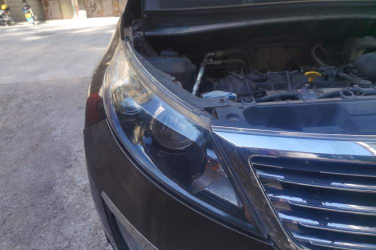 Used Kia Sportage R 2014 2.0L Automatic Two-Wheel Drive GLS Trim Right Front Headlight