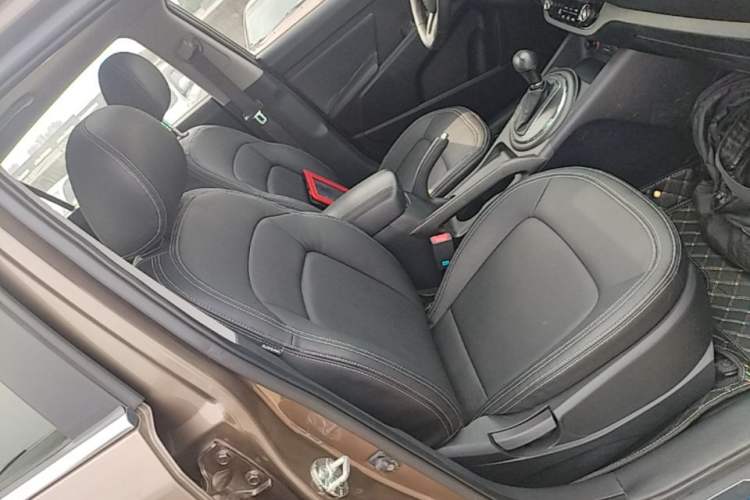 Used Kia Sportage R 2014 2.0L Automatic Two-Wheel Drive GLS Trim Right Front Seat